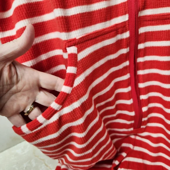 1pc Goodnight Kiss Super Soft Red White Stripe Pajamas Size Large New - Picture 6 of 7